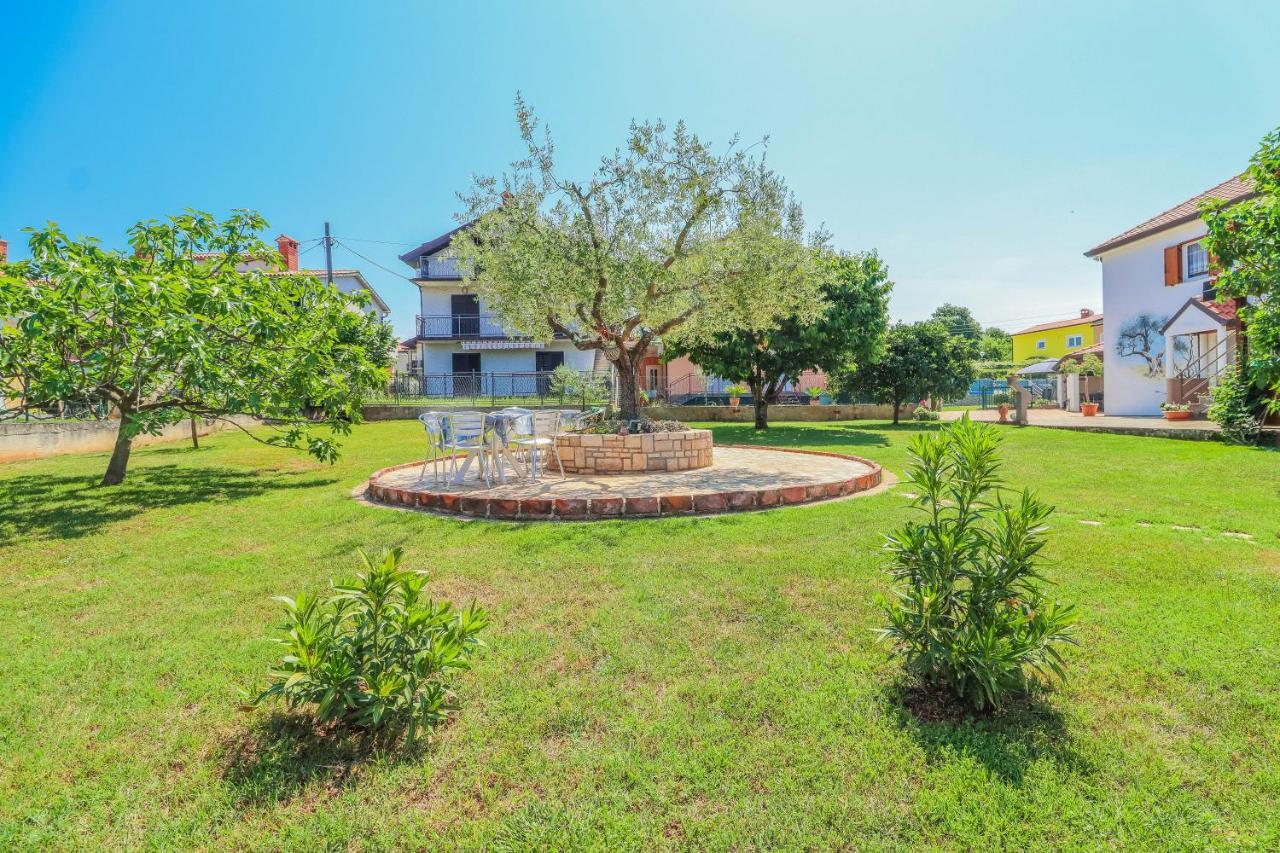 Pension Nina Umag Exterior foto